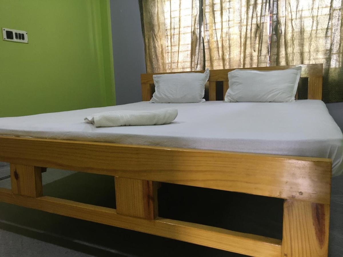 Whispering Woods Inn Bolpur Exterior foto
