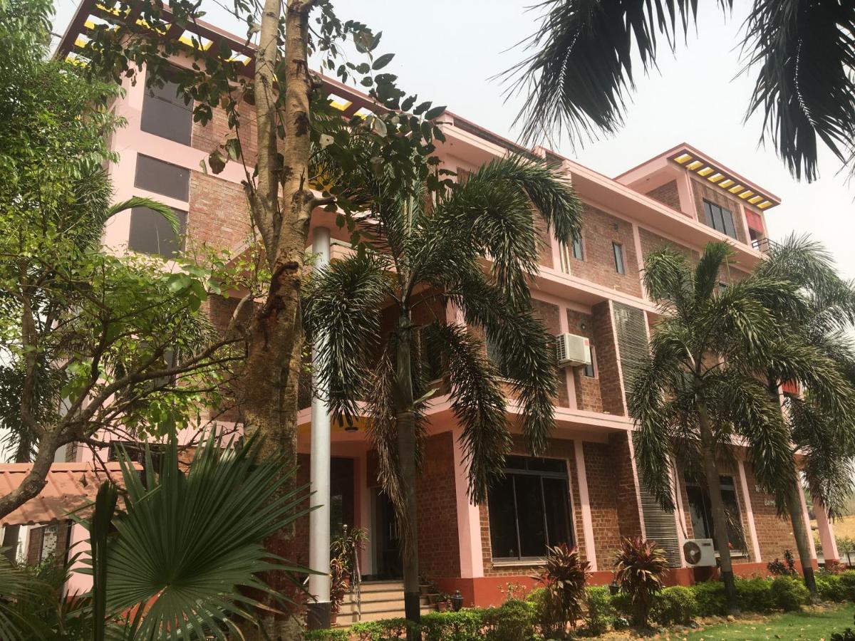 Whispering Woods Inn Bolpur Exterior foto