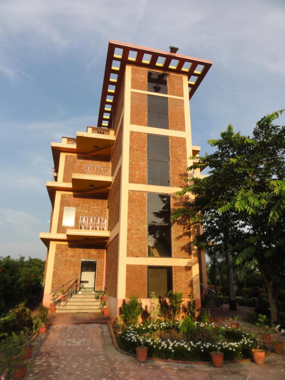 Whispering Woods Inn Bolpur Exterior foto