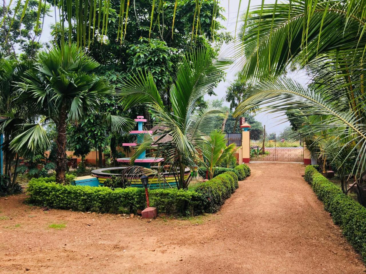 Whispering Woods Inn Bolpur Exterior foto